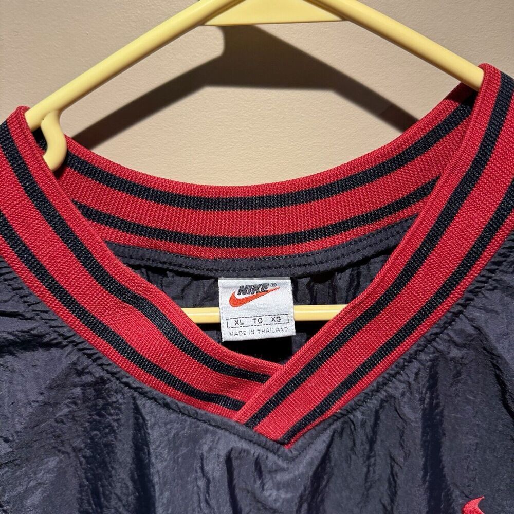 Nike V-Neck Windbreaker Pullover Black Red Men Size X-Large Y2K 2000s - Picture 3 of 4